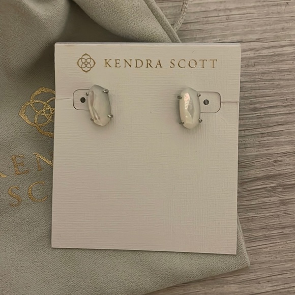 Kendra Scott Earrings - Picture 1 of 2